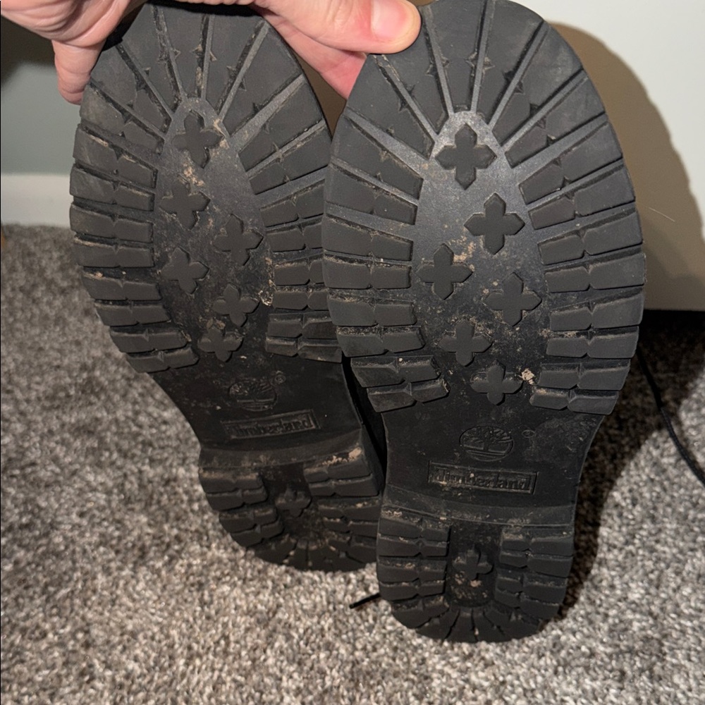 Women Black Timberland Boots - Picture 6 of 6